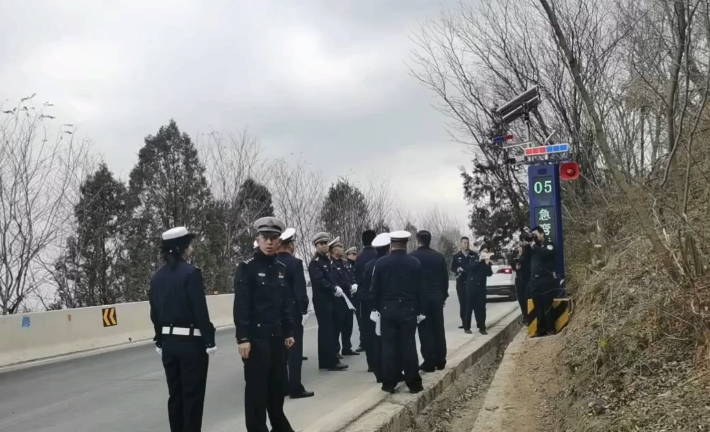 道路交口行車安全智慧化預(yù)警系統(tǒng)-御駕通
